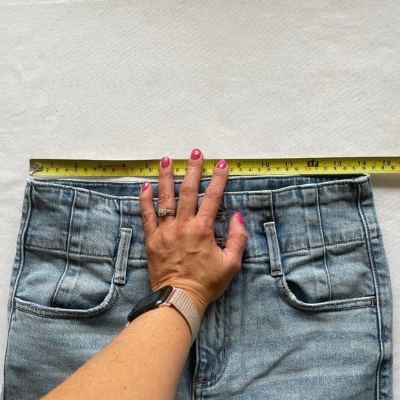 Women's / Teen's Ann Taylor Light Wash Easy Straigh Jeans size 2 - Picture 10 of 11